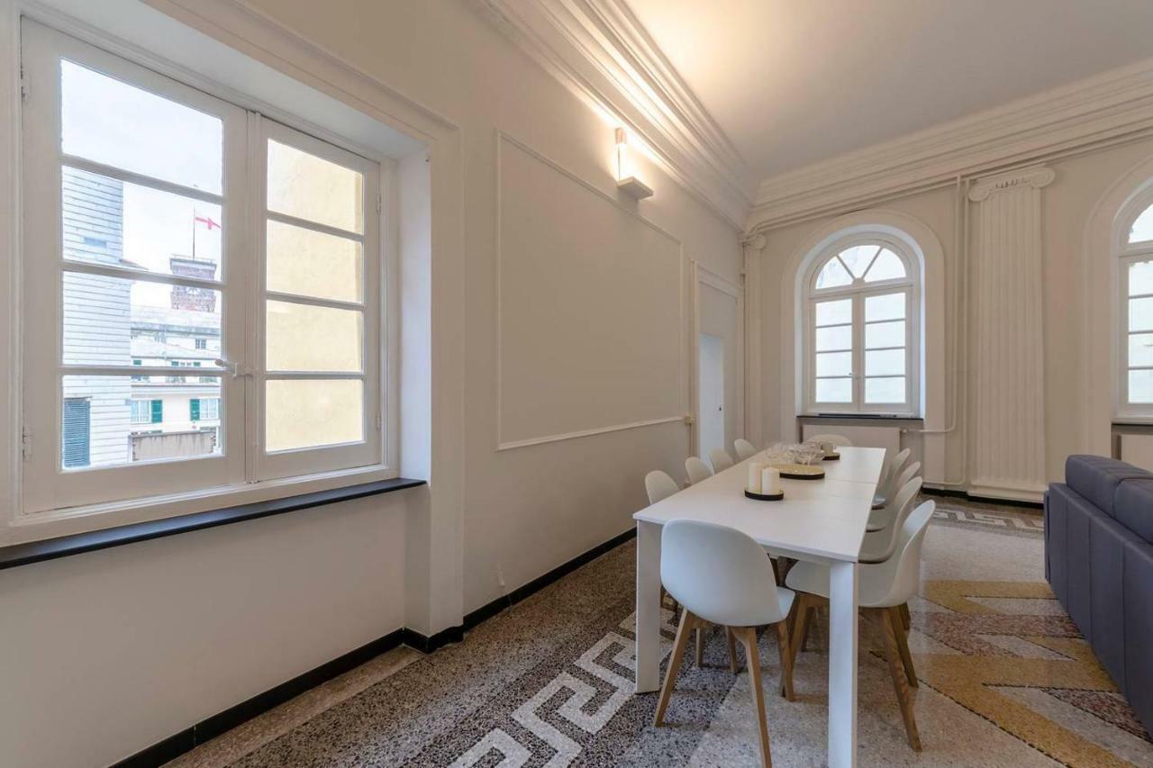 Апартаменти Joivy Elegant Flat For 7, In The Heart Of Генуя Екстер'єр фото
