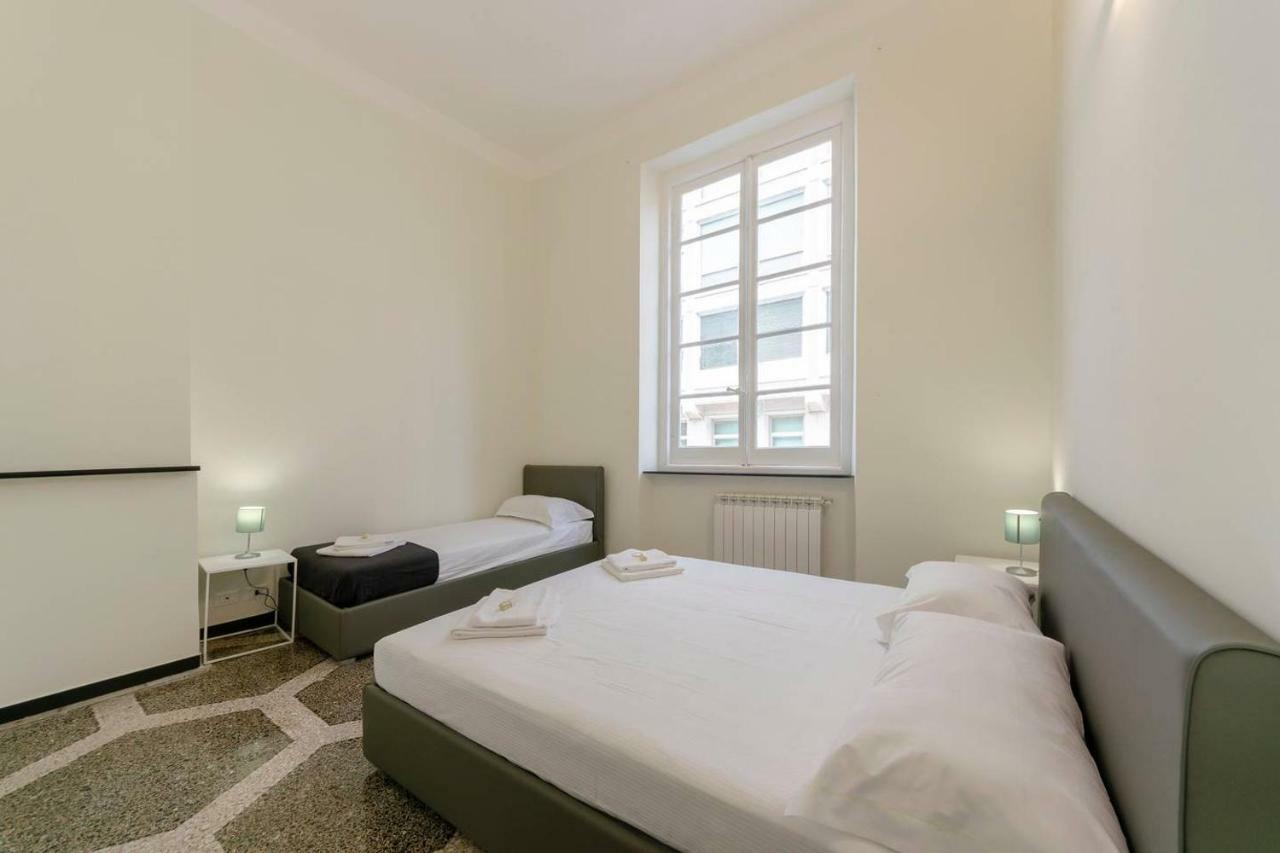 Апартаменти Joivy Elegant Flat For 7, In The Heart Of Генуя Екстер'єр фото