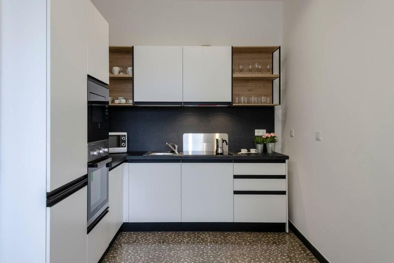 Апартаменти Joivy Elegant Flat For 7, In The Heart Of Генуя Екстер'єр фото
